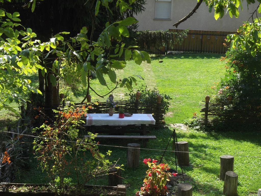 Tulipanos Vendeghaz Daire Obanya Dış mekan fotoğraf